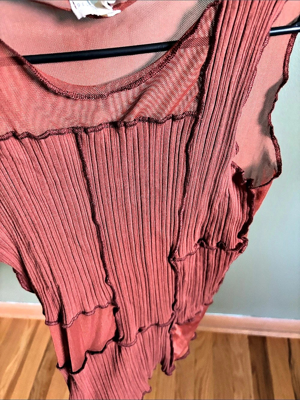 Buckle Ruffled Mesh Tank Top NWOT - Picture 4 of 4